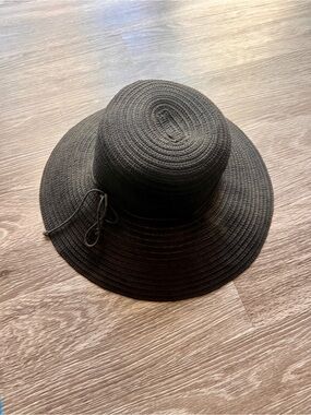 Women's Black Wide-Brim Straw Sun Hat with Tie Detail